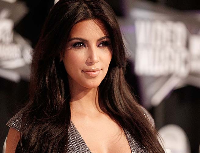 Kim Kardashian molto sexy culo e tette enormi scatti paparazzi
 #75290054
