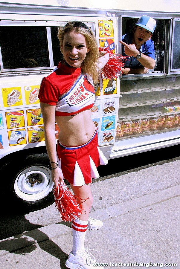 Animated cheerleader gets her snatch rubbed by ice cream #78653710
