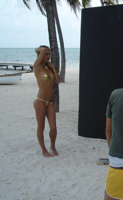 Sweet celebrity blonde Anna Kournikova nice ass in bikini #75407376