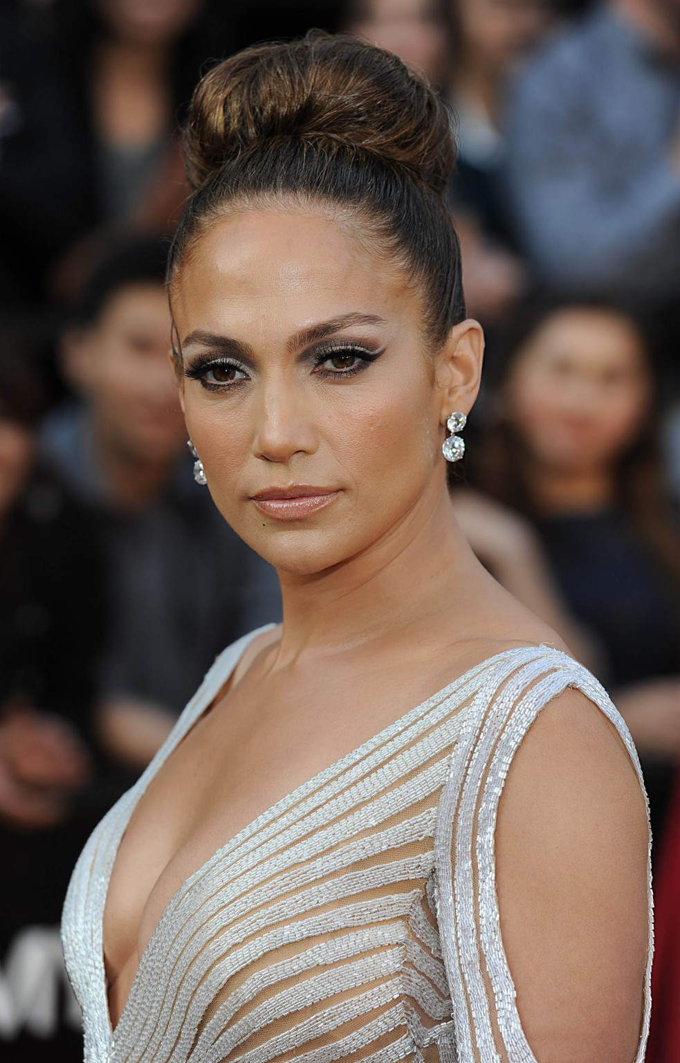 Jennifer Lopez sans soutien-gorge avec un énorme décolleté à la 84e cérémonie annuelle des Oscars.
 #75272461