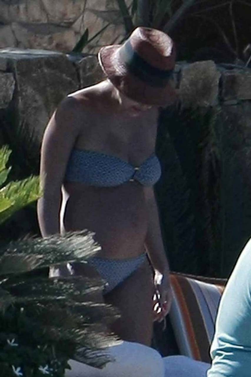 Jessica Alba exposing her sexy body and huge boobs in bikini on pool #75304521