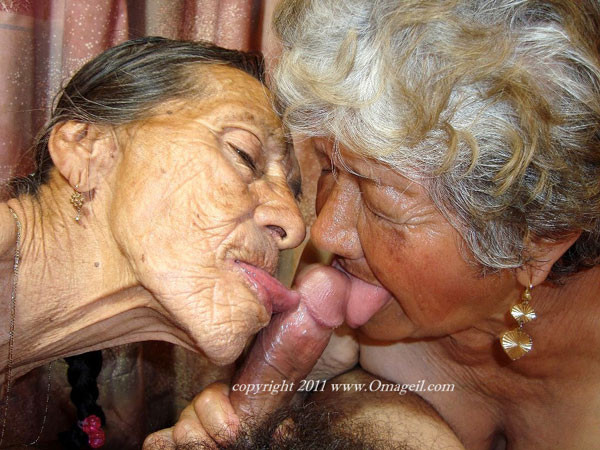 Runzelige hübsche Oma Sex Bilder
 #72980795
