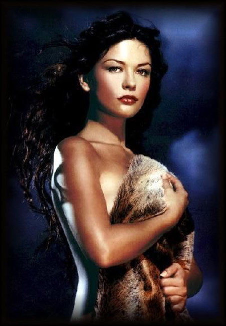 Catherine zeta jones desnuda y en topless
 #75445849