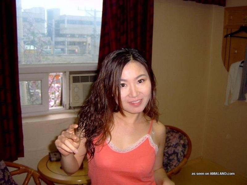 Sélection d'une fille thaïlandaise sexy qui taquine son petit ami à la webcam
 #69785614