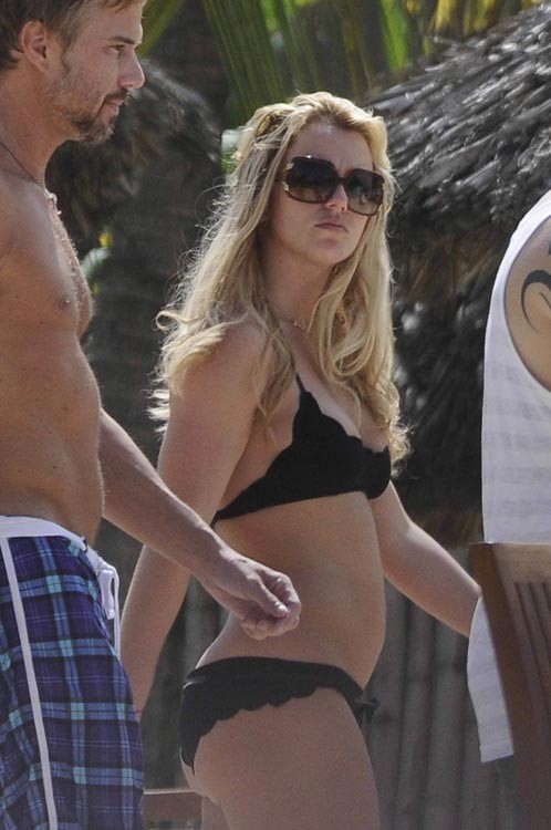 Britney spears sexy en haut de son doux cul
 #75377783