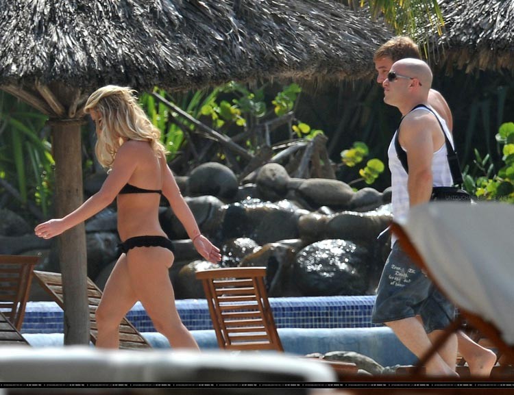 Britney spears sexy en haut de son doux cul
 #75377798