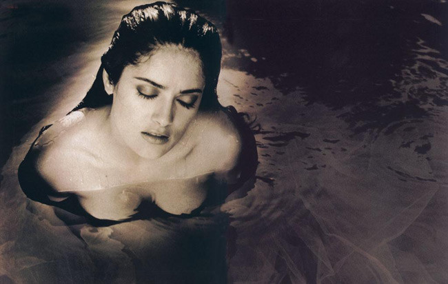 Charmantes Celebrity-Babe Salma Hayek zeigt große nackte Brüste
 #75430394