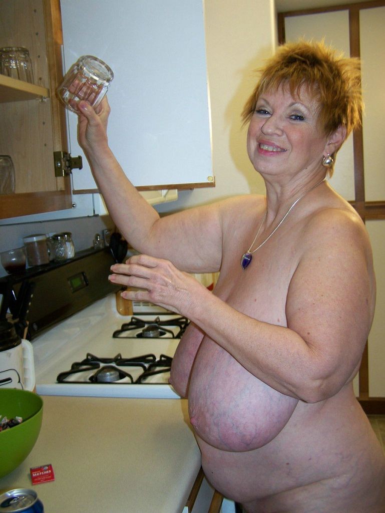 Alte Babes, Mütter und Milfs, reife Frauen und ältere Damen in Aktion auf der kinky mat
 #71843400