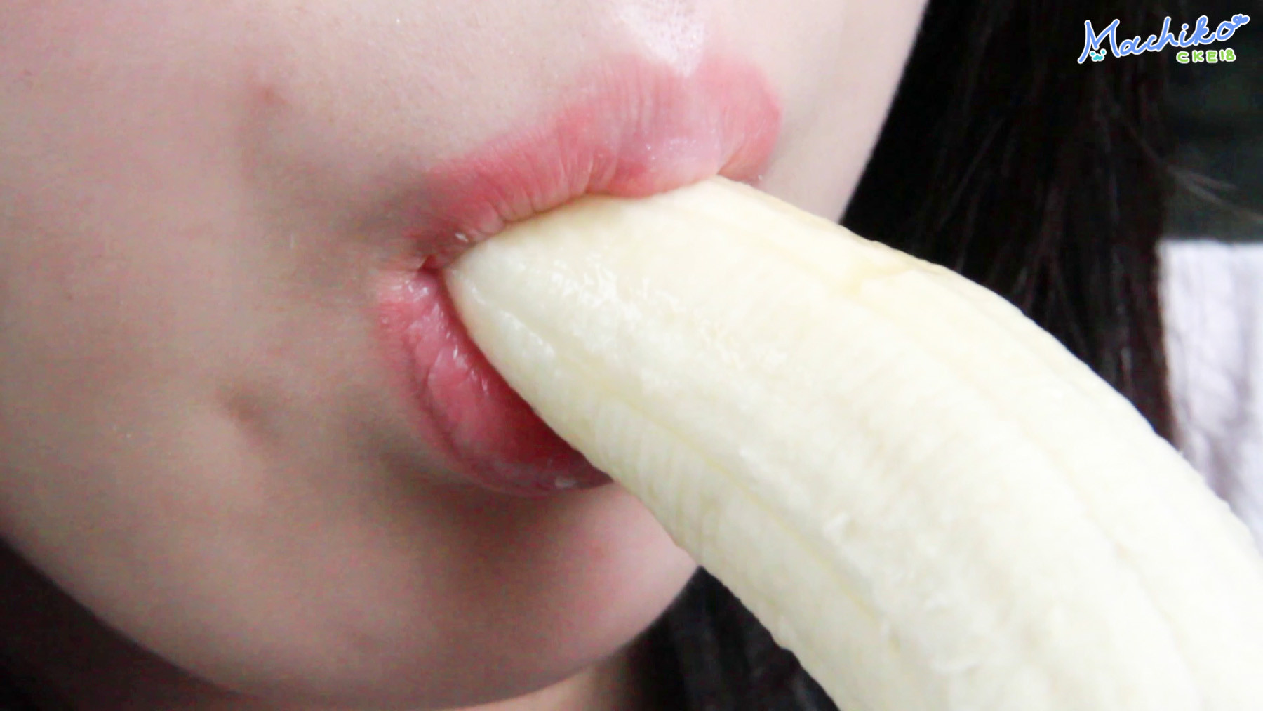 Japanese teen sucks banana #69770319