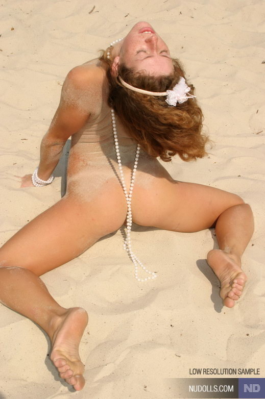 Joven cachonda abre su coño con...
 #72641384