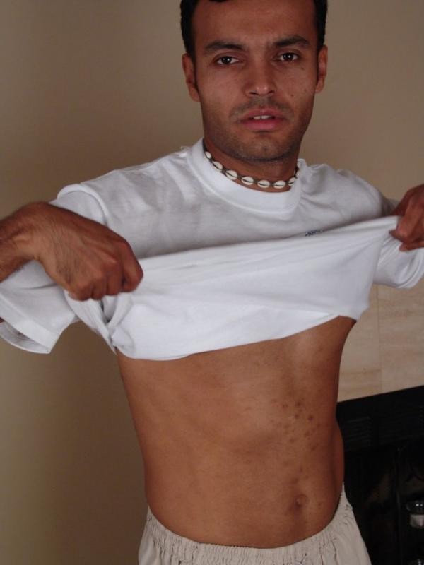 Nackter Latino-Bolzen
 #76998742