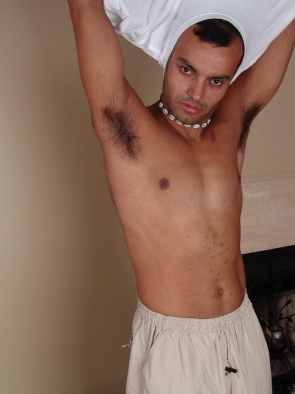 Nackter Latino-Bolzen
 #76998762