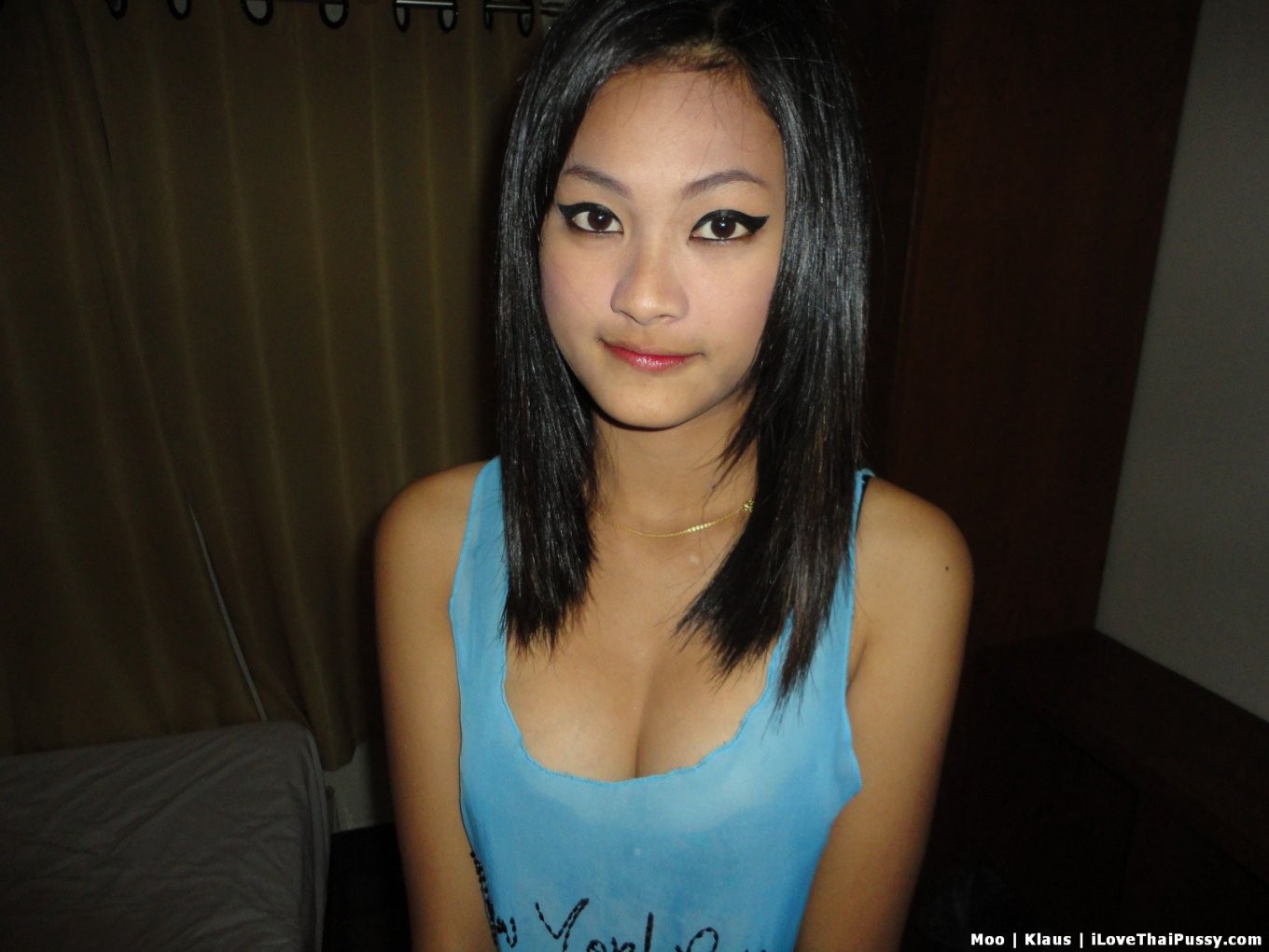 Une prostituée thaïlandaise ramassée et baisée par un touriste sexuel suédois - beauté asiatique
 #68082582
