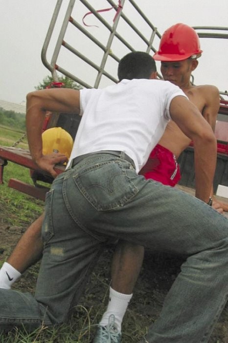 Eastern workers enjoy their mutual sweet jerking in the open air #76922601