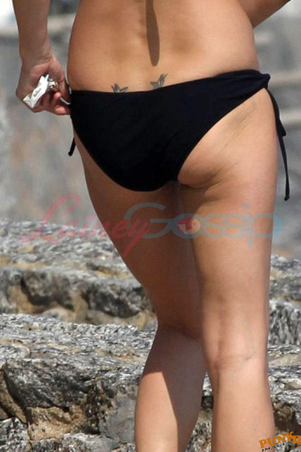 Kate Moss exposing her fucking sexy body and hot ass in black bikini #75321020