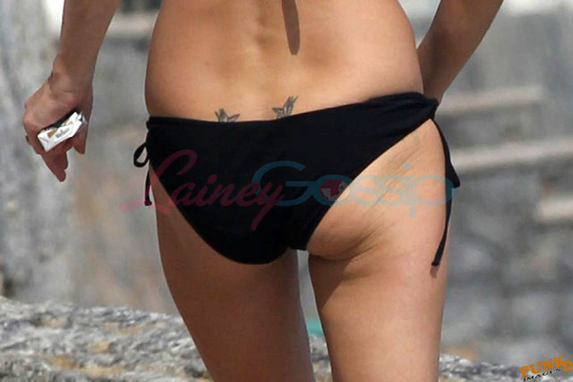 Kate Moss exposing her fucking sexy body and hot ass in black bikini #75321033