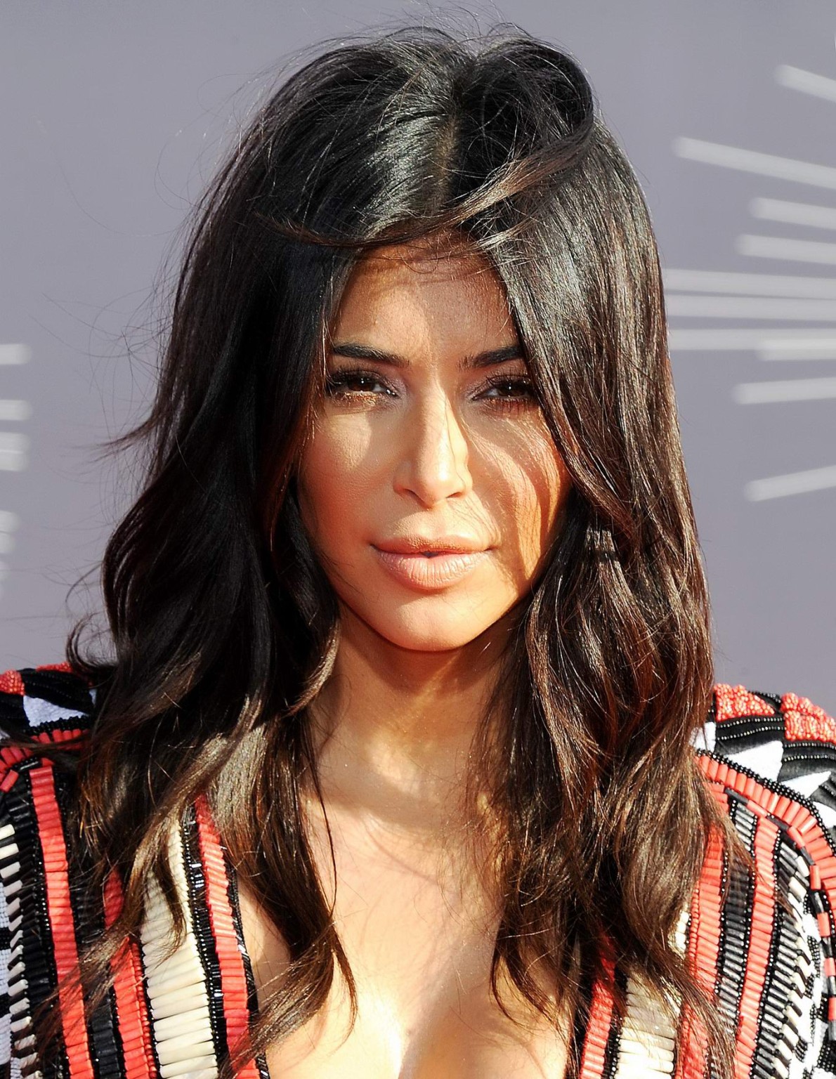 Kim kardashian mostrando un enorme escote en los mtv video music awards 2014 en ingle
 #75187520