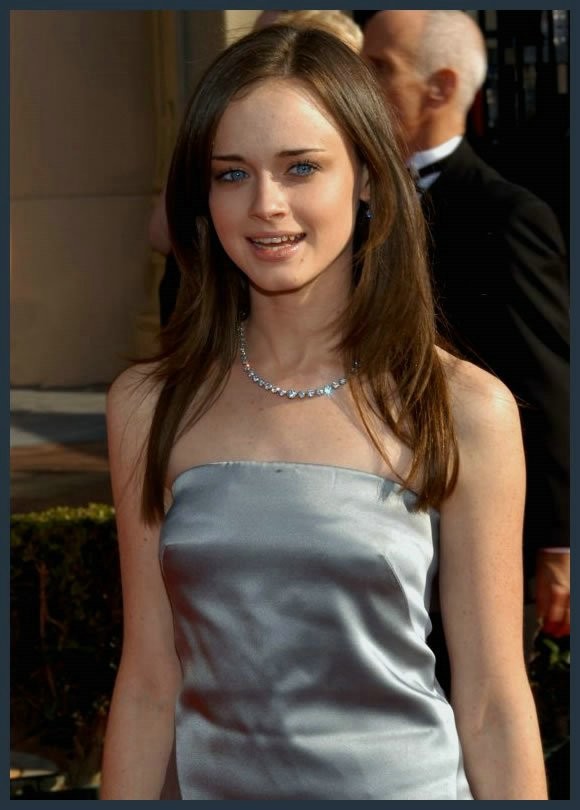 Schöne Berühmtheit alexis bledel mit ihrer Sammlung von heißen Fotos
 #75340879