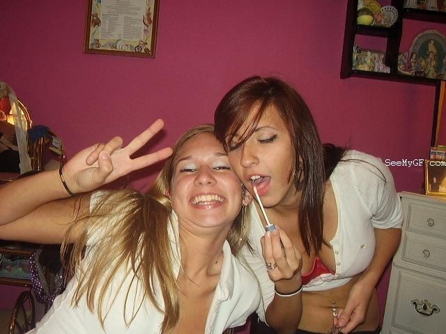 Amateur girlfriends posing #68087050