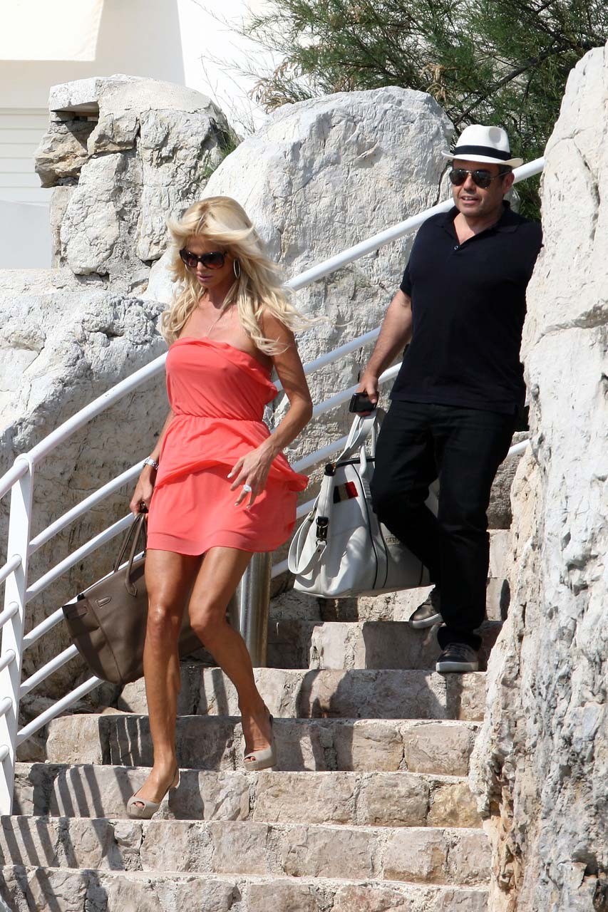 Victoria Silvstedt looking sexy and leggy in red mini skirt paparazzi pictures #75303722
