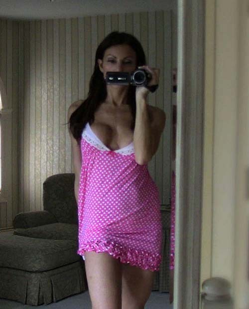 Danielle staub exponiendo sexy cuerpo desnudo y enormes tetas en fotos filtradas
 #75282260