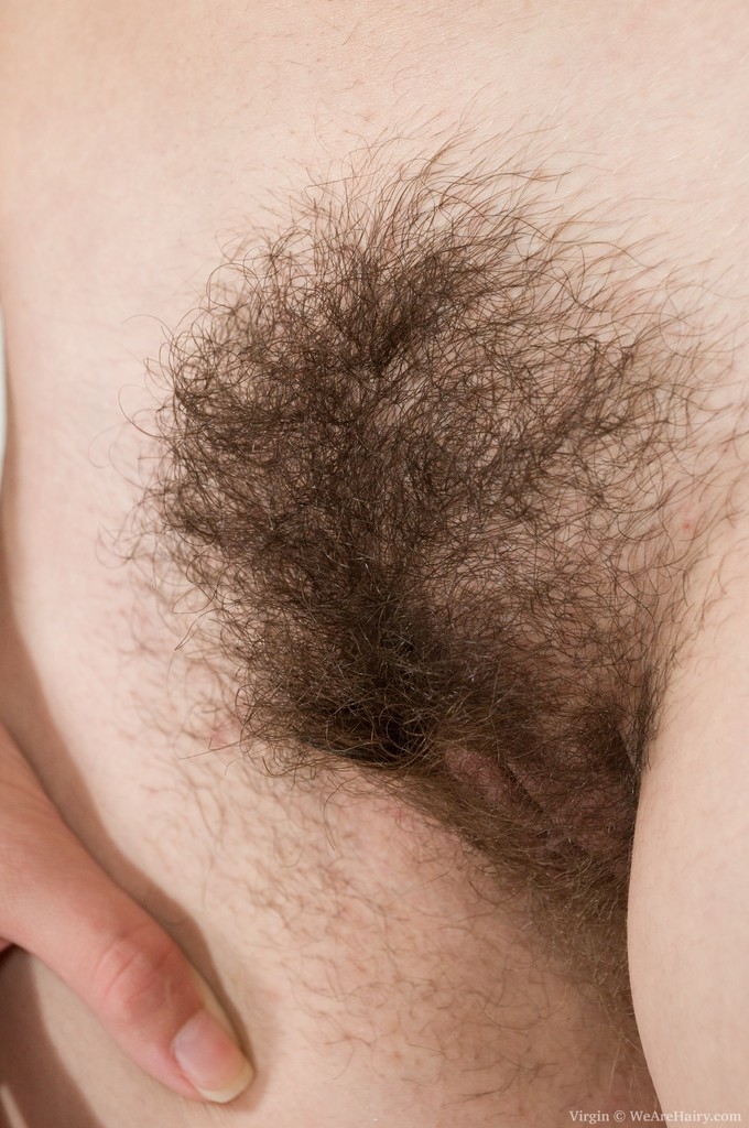 ベランダで裸になる処女
 #77282059