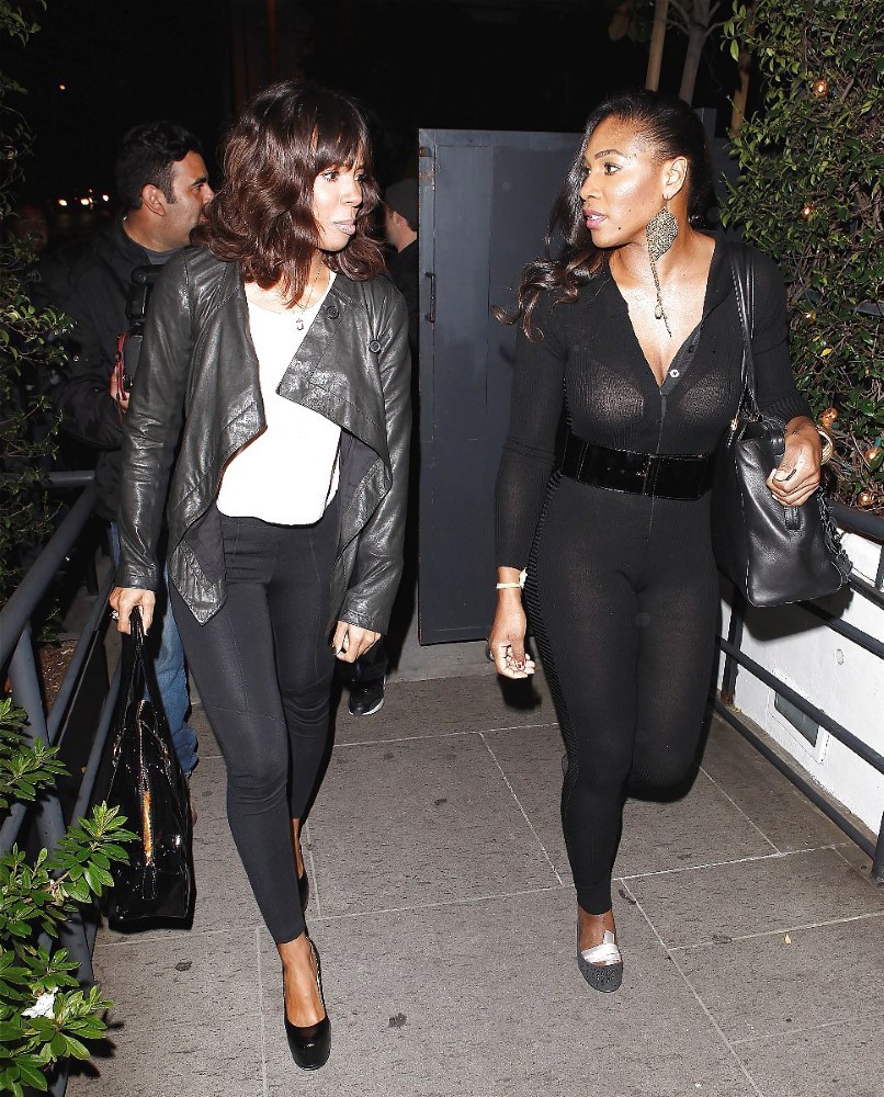 Kelly rowland ver sus tetas desnudas en público
 #75190589