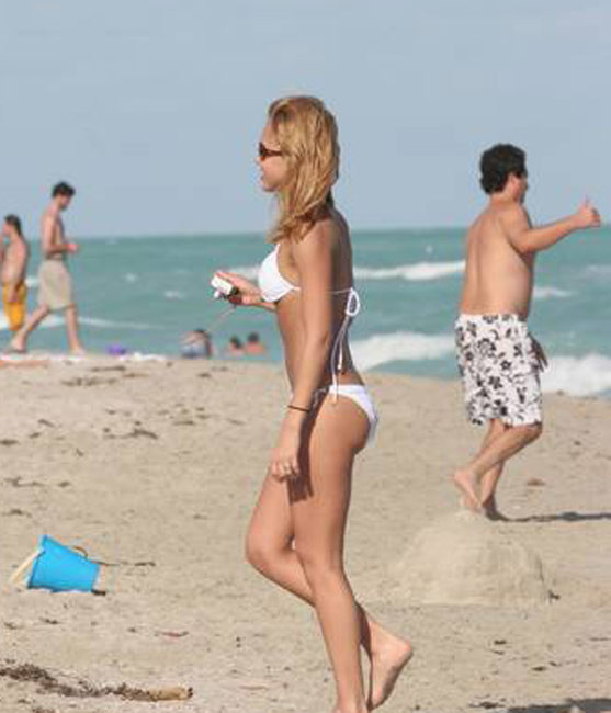 Jessica alba paparazzi belle tette nude
 #75425592