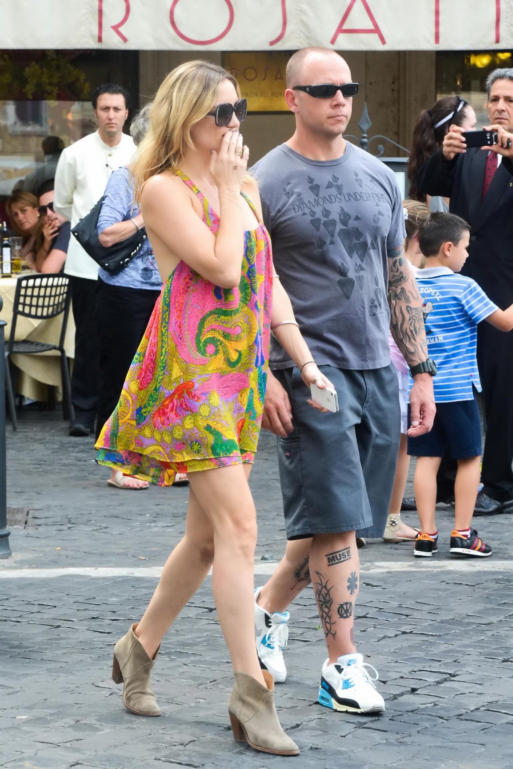 Kate Hudson braless wearing colorful bare back mini dress out in Rome #75225271