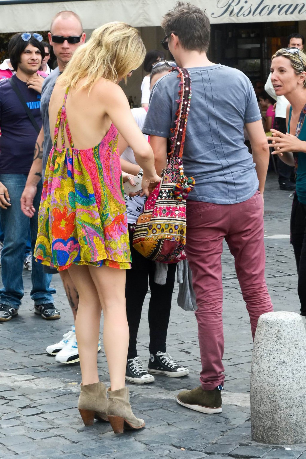 Kate Hudson braless wearing colorful bare back mini dress out in Rome #75225284