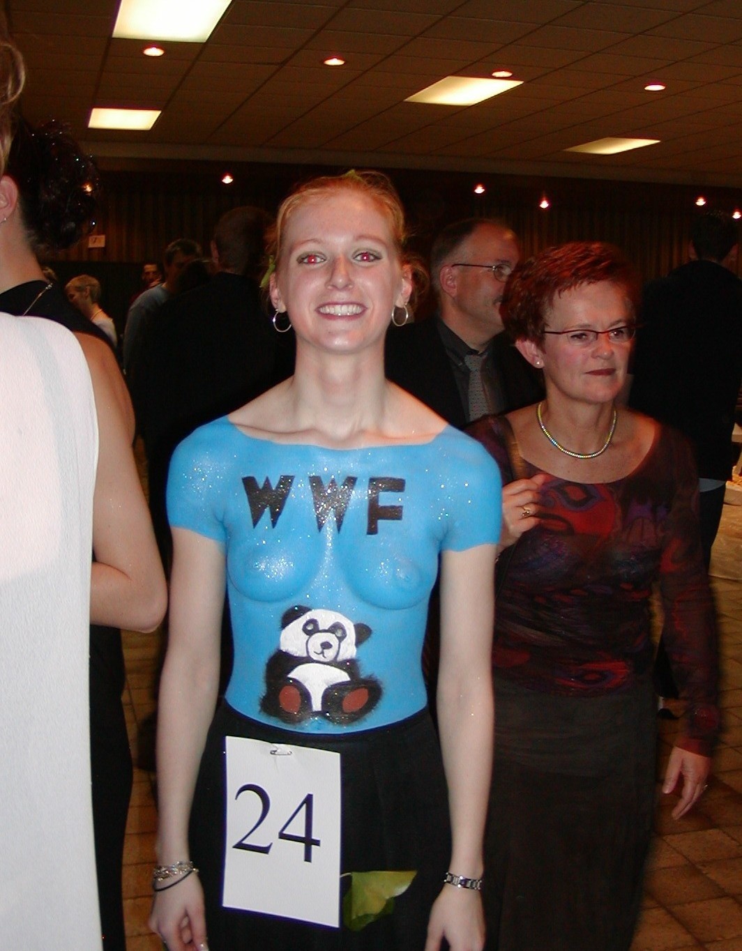 Betrunkene und trashige Babes zeigen ihre Titten während Mardigras
 #76397132