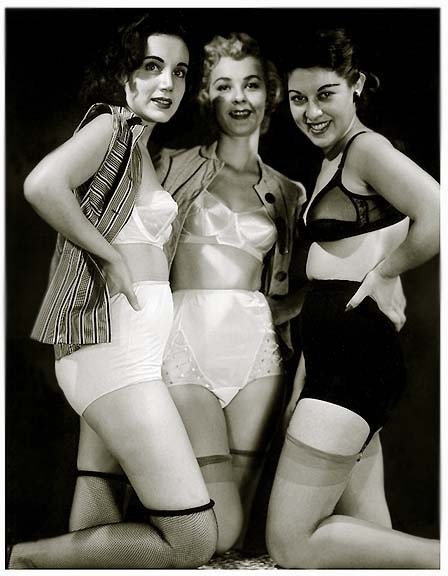 Trio de filles vintage en bas classiques
 #78035575