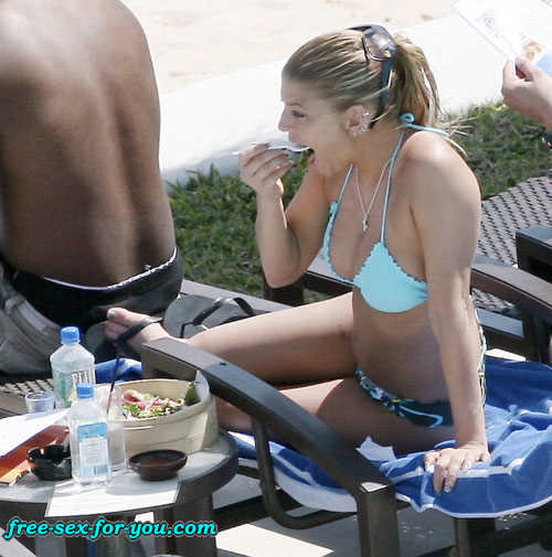 Stacy Ferguson showing ass and bikini paparazzi pictures #75437014