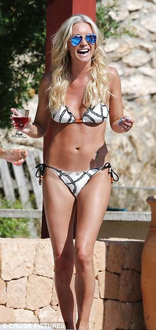 Denise Van Outen shows nice butt and hot body on beach #75225146