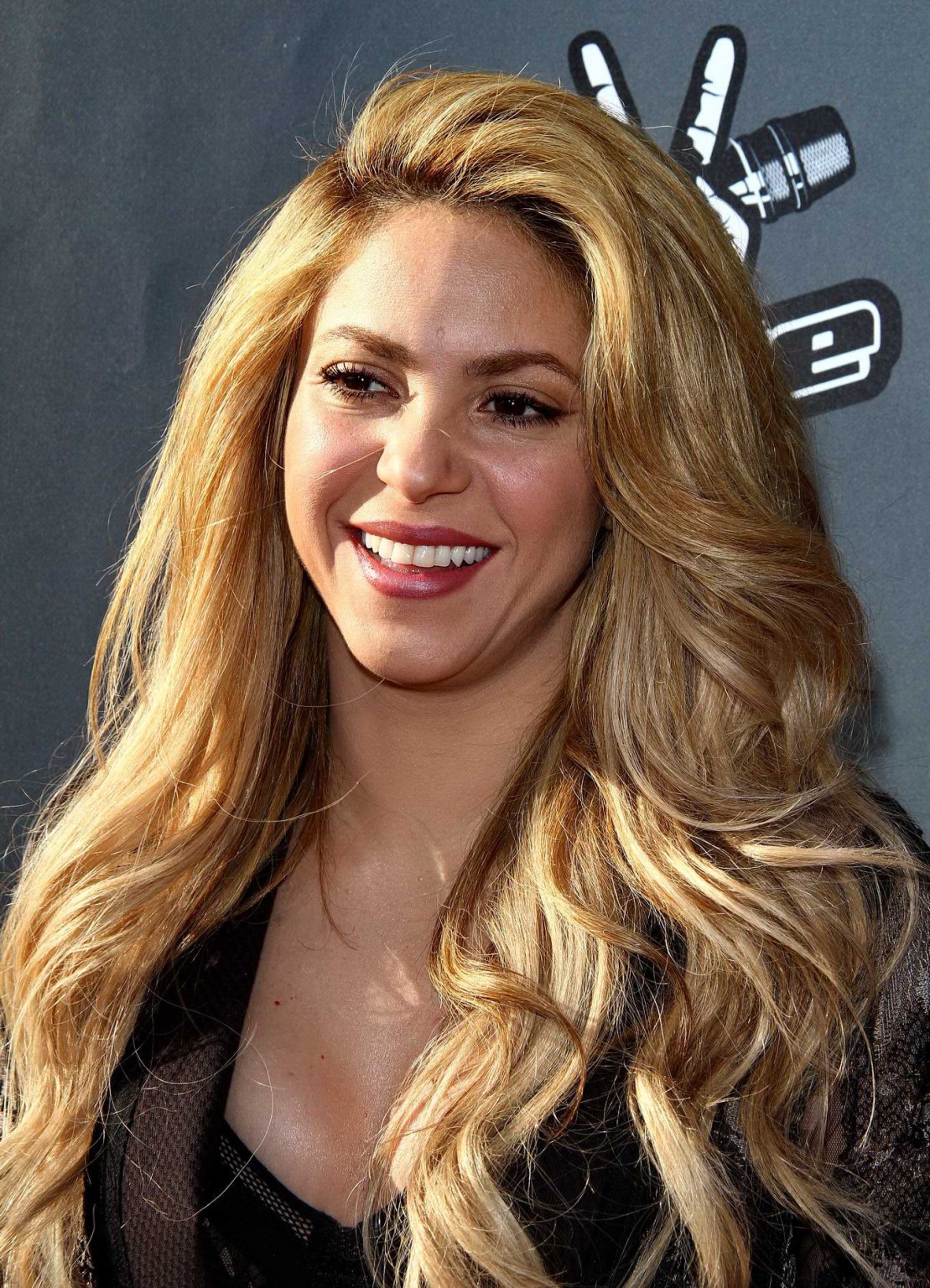 Shakira bra peek at the NBCs The Voice event in Hollywood #75200099