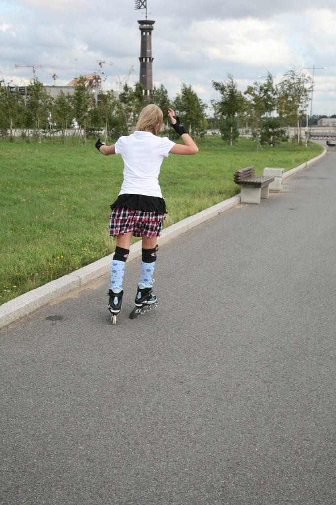 Teen spreads pussy in the park on rollerblades #78659038