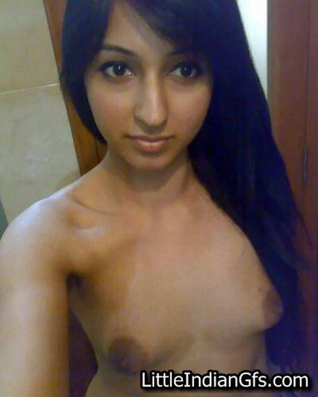 Jóvenes pequeñas novias indias muestran sus cuerpos desnudos sexy
 #67702026