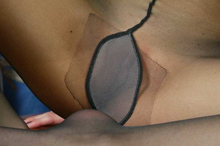 Coed masturbarse en nylon
 #75112130