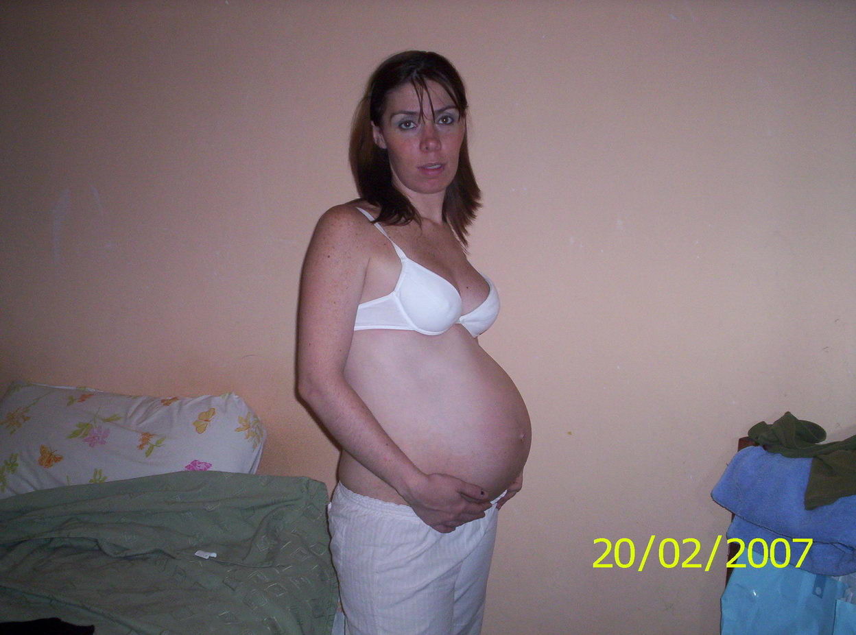 妊娠中のガールフレンドの写真
 #71485491