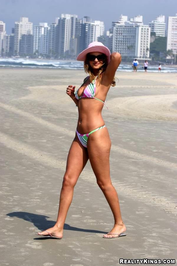 Hot daniele gets her fine brazilian ass all creamed up as she gets that teenie b #72657253