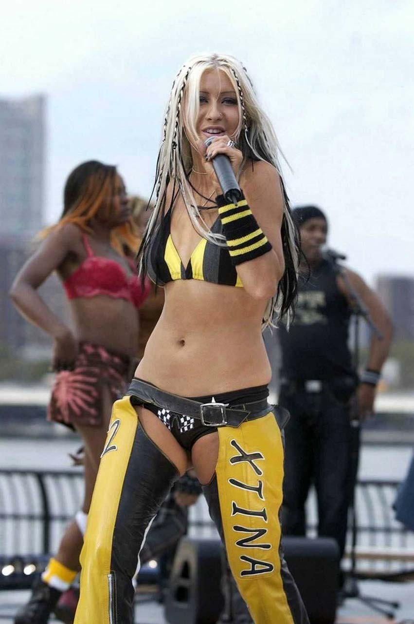 Christina Aguilera le foto leggendarie del suo culo scpectacural in perizoma
 #75312837