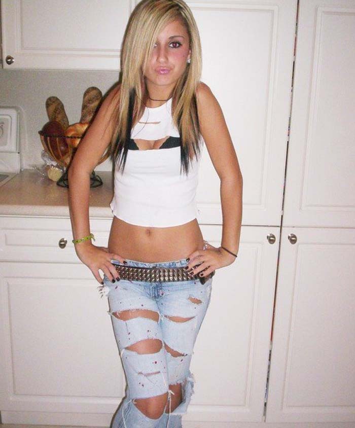 Sizzling heiße Fotos von einem Emo Babe
 #68430347