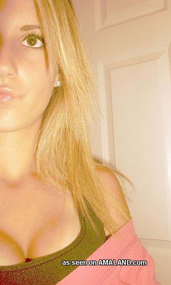 Sizzling heiße Fotos von einem Emo Babe
 #68430444