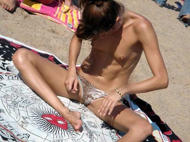 Attenzione - foto e video di nudisti incredibili
 #72275597