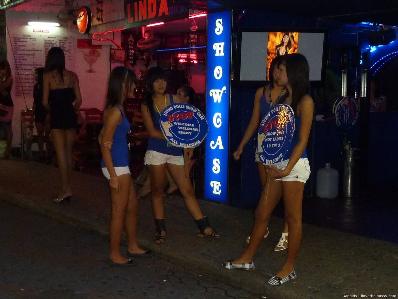 Timida prostituta di strada thailandese scopata in profondità dal turista sessuale svedese puttana asiatica
 #69863578