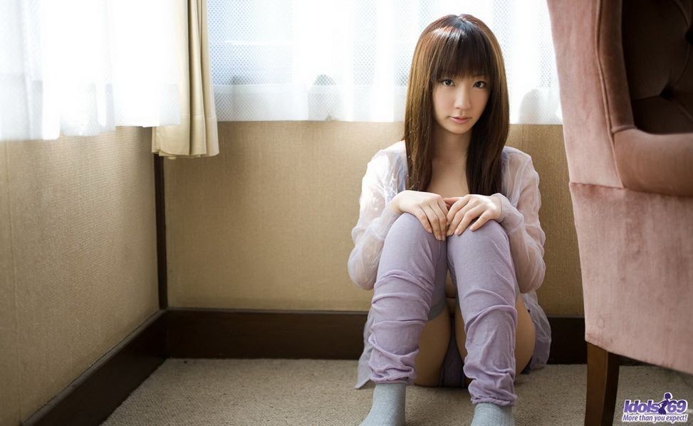 Japanische schöne Babe hina kurumi nackt zeigt Titten
 #69772386