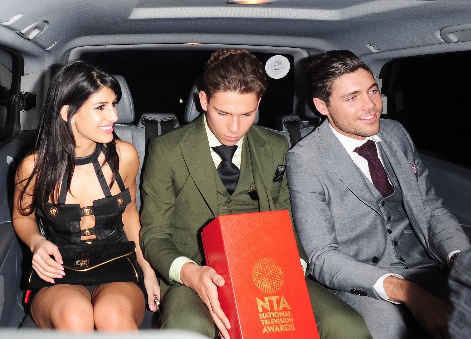 Jasmin walia mostrando le sue mutandine dopo il nta dopo la festa a Londra
 #75206066