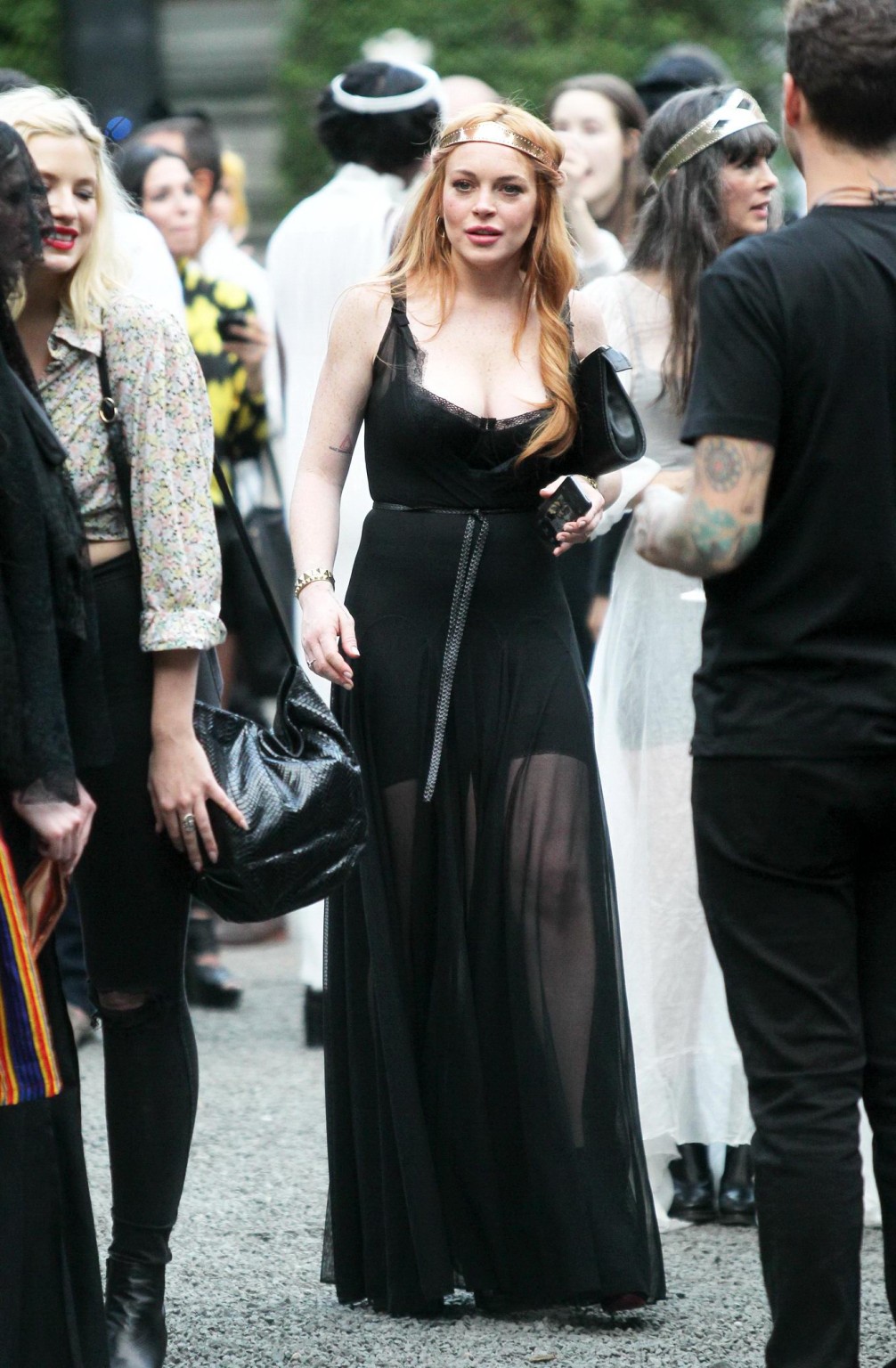 Busty Lindsay Lohan indossando un abito basso taglio al ai santi dello zodiaco f
 #75220086