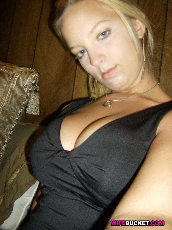 Belleza amateur esposas
 #67397021