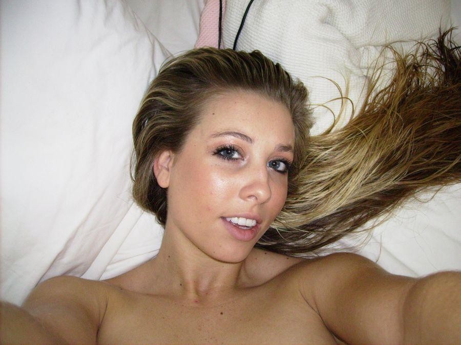 Amateur blonde girlfriend posing naked in her bedroom #73880685